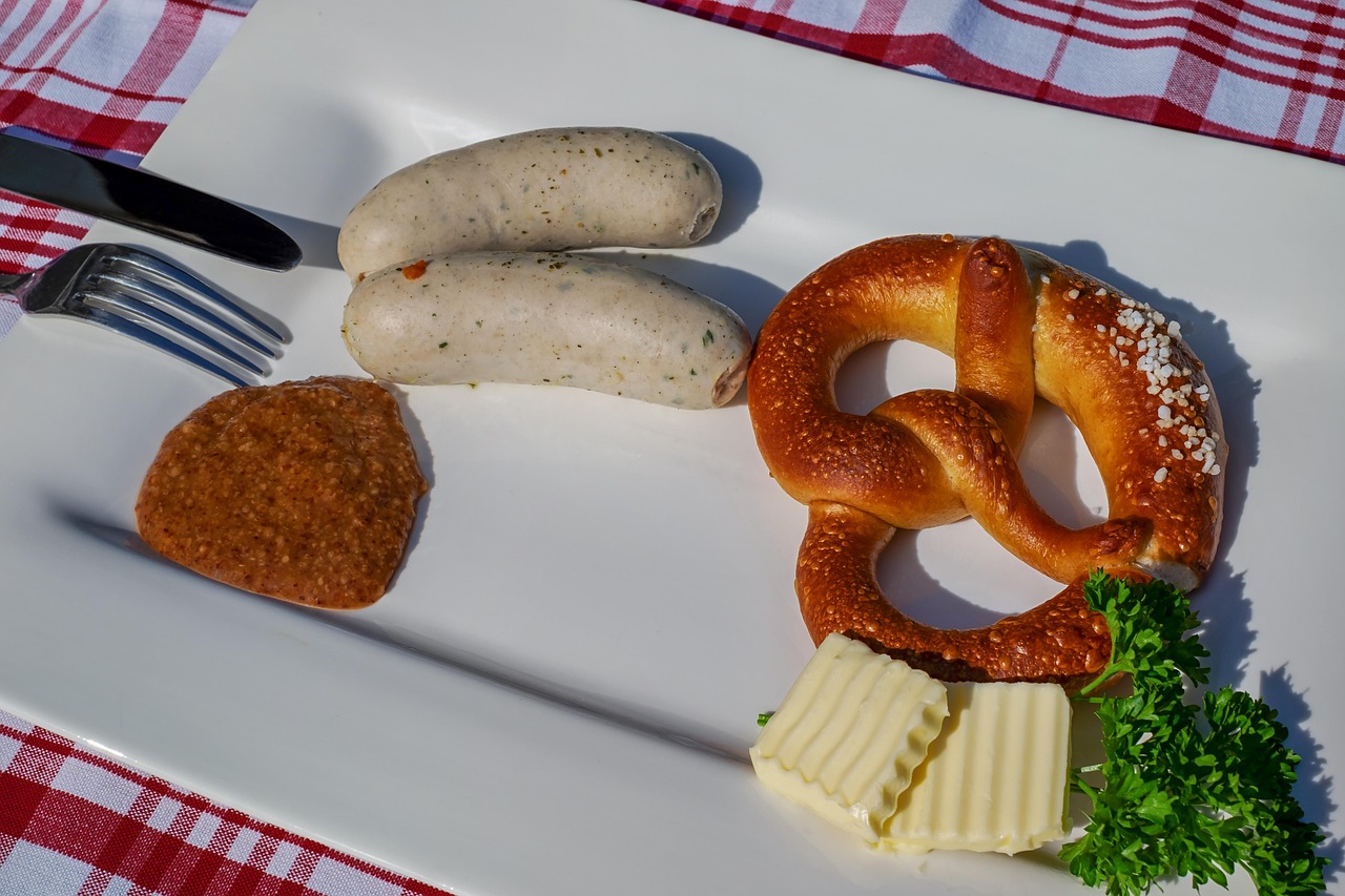 white-sausages-3378593_1280